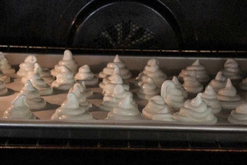 Meringue in oven